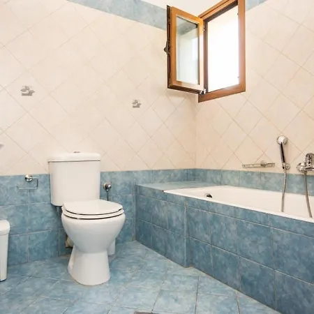 فيلة Irida Afrato